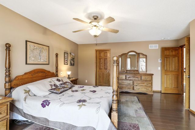 4561 Oak Pond Road, Eagan, MN 55123