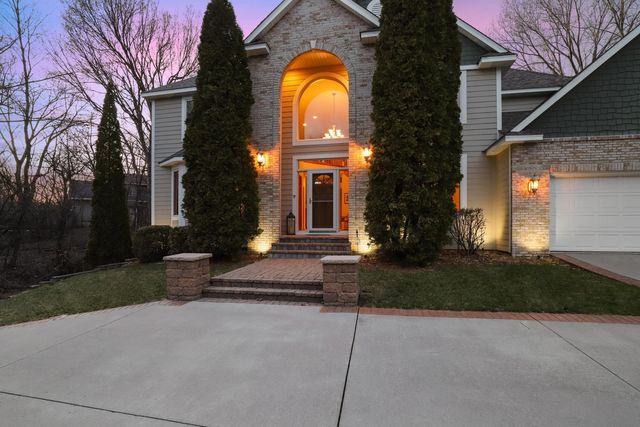 4561 Oak Pond Road, Eagan, MN 55123