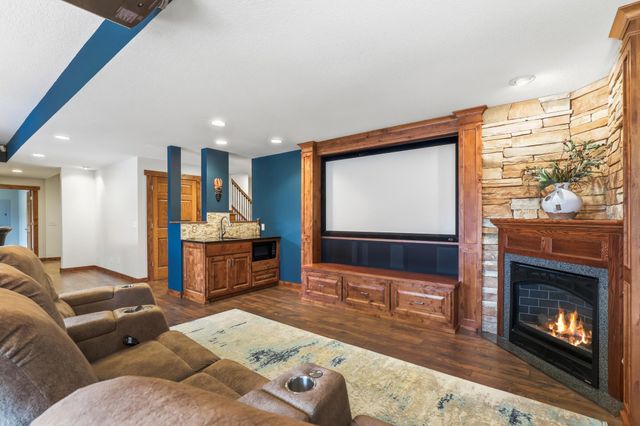 4561 Oak Pond Road, Eagan, MN 55123