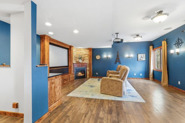 4561 Oak Pond Road, Eagan, MN 55123