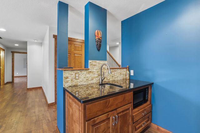 4561 Oak Pond Road, Eagan, MN 55123