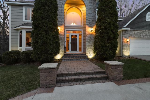 4561 Oak Pond Road, Eagan, MN 55123