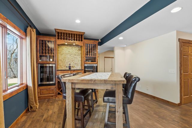 4561 Oak Pond Road, Eagan, MN 55123