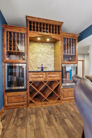 4561 Oak Pond Road, Eagan, MN 55123