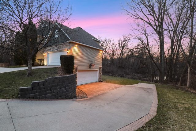 4561 Oak Pond Road, Eagan, MN 55123