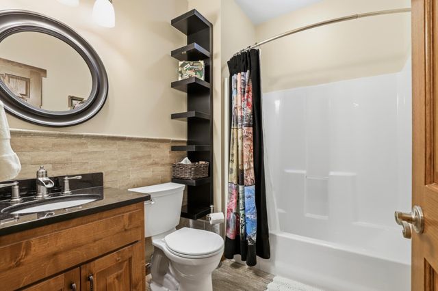 4561 Oak Pond Road, Eagan, MN 55123