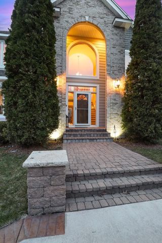 4561 Oak Pond Road, Eagan, MN 55123