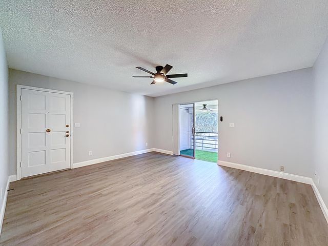 1000 NW 13th Street 201a, Boca Raton, FL 33486