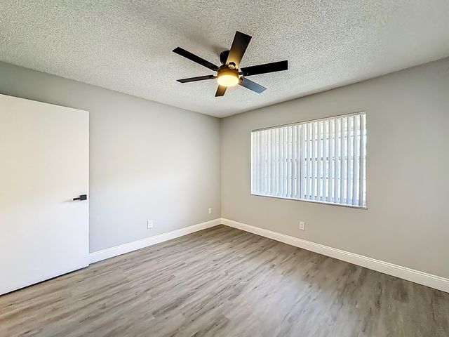 1000 NW 13th Street 201a, Boca Raton, FL 33486