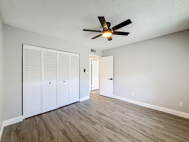 1000 NW 13th Street 201a, Boca Raton, FL 33486