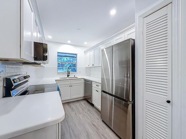 1000 NW 13th Street 201a, Boca Raton, FL 33486