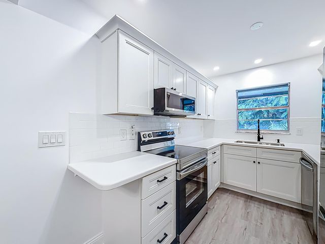 1000 NW 13th Street 201a, Boca Raton, FL 33486