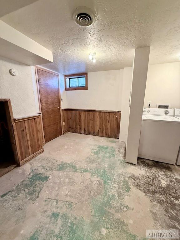 Image 20 of property listing at 465 8th Street, Idaho Falls, ID 83401