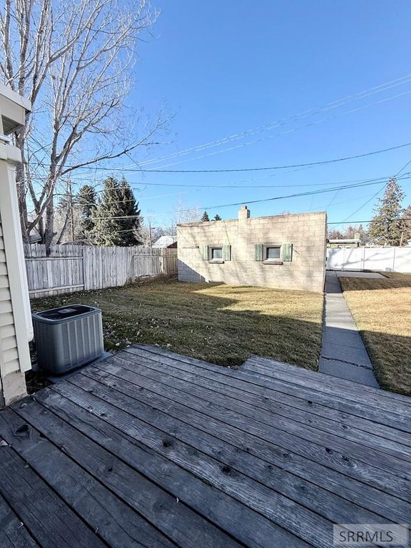 Image 33 of property listing at 465 8th Street, Idaho Falls, ID 83401