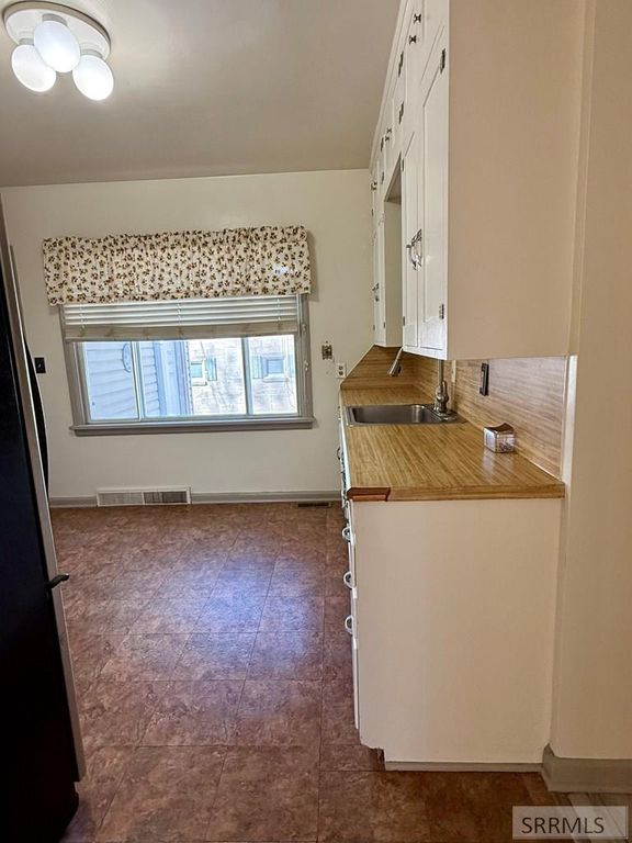 Image 5 of property listing at 465 8th Street, Idaho Falls, ID 83401