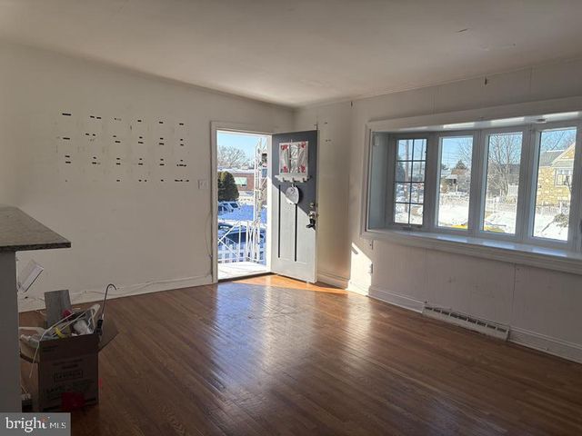 7817 LORNA DR, Philadelphia, PA 19111