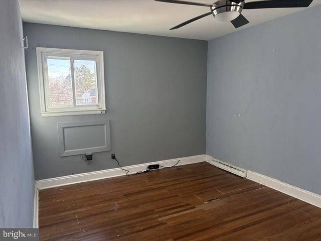 7817 LORNA DR, Philadelphia, PA 19111