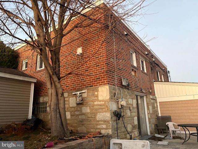 7817 LORNA DR, Philadelphia, PA 19111