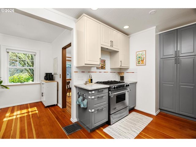 3563 Ne MORRIS St, Portland, OR 97212