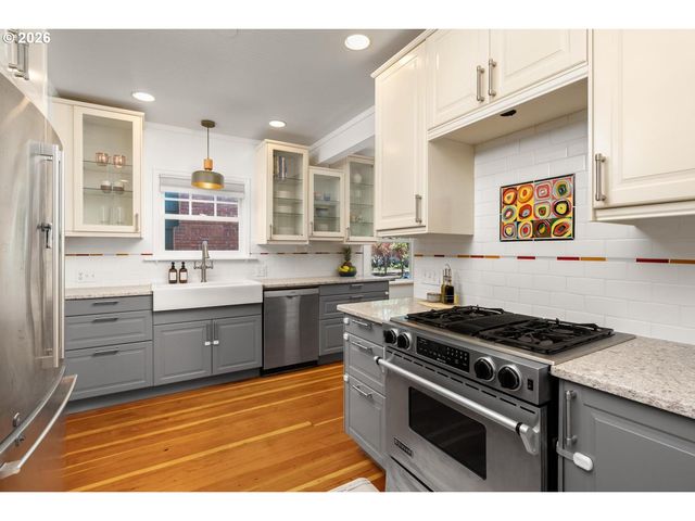 3563 Ne MORRIS St, Portland, OR 97212