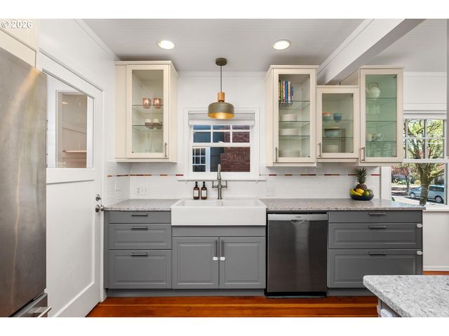 3563 Ne MORRIS St, Portland, OR 97212