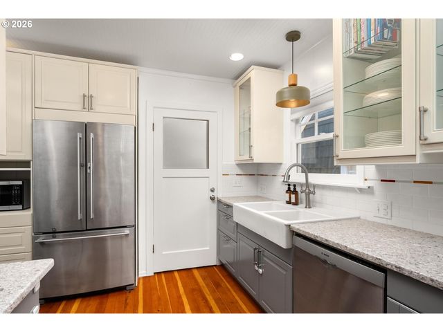 3563 Ne MORRIS St, Portland, OR 97212