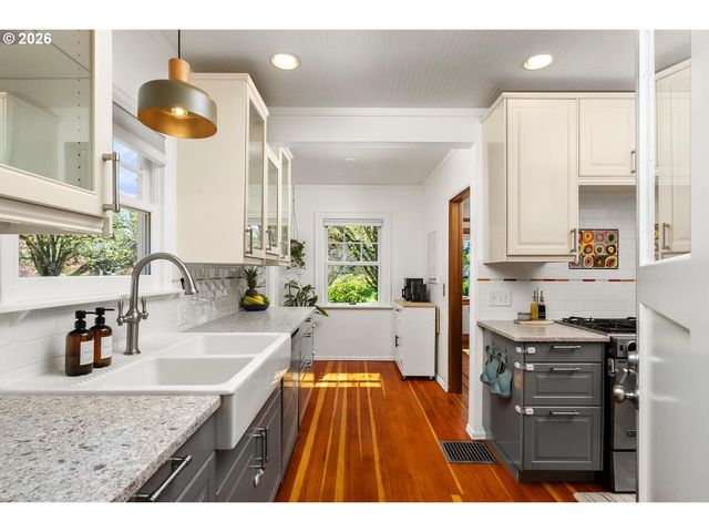 3563 Ne MORRIS St, Portland, OR 97212