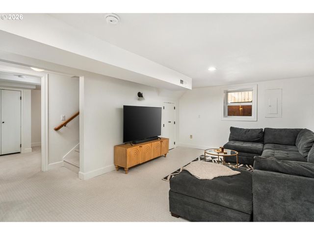 3563 Ne MORRIS St, Portland, OR 97212