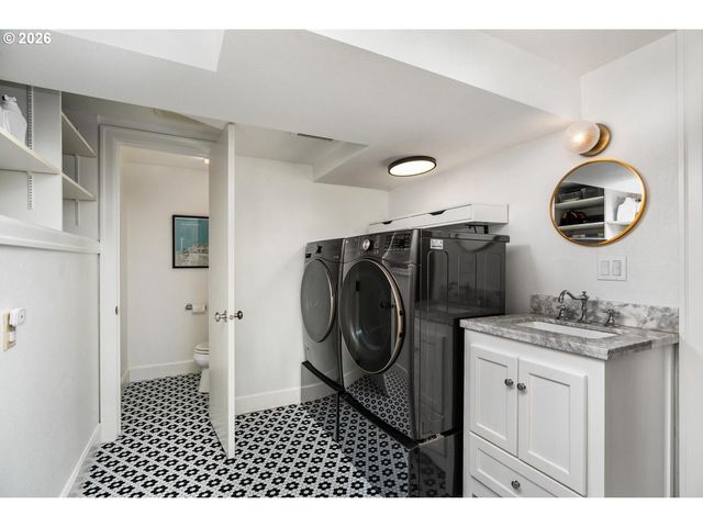 3563 Ne MORRIS St, Portland, OR 97212