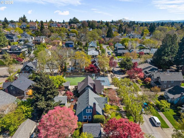 3563 Ne MORRIS St, Portland, OR 97212