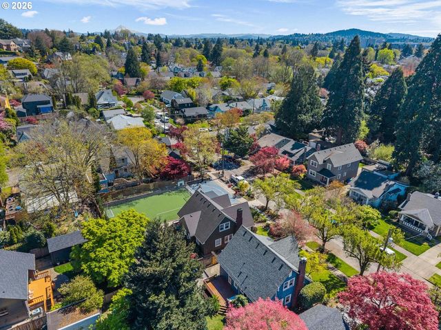 3563 Ne MORRIS St, Portland, OR 97212