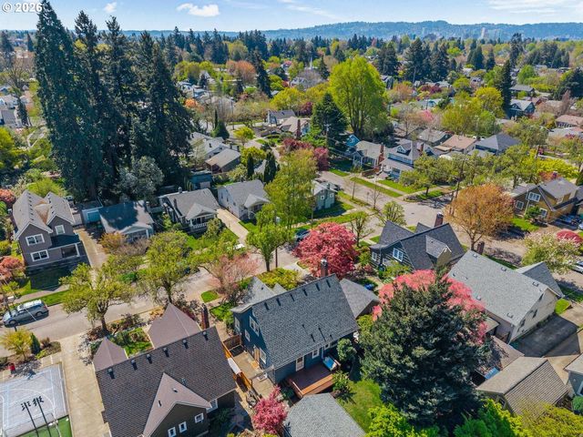 3563 Ne MORRIS St, Portland, OR 97212