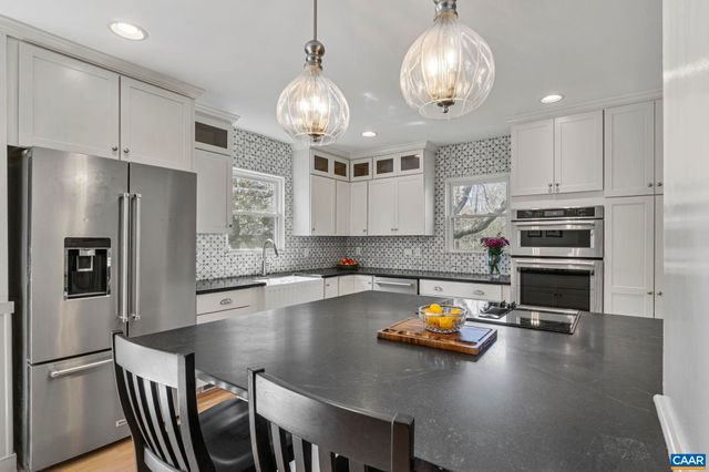 4939 RICHMOND RD, Keswick, VA 22947