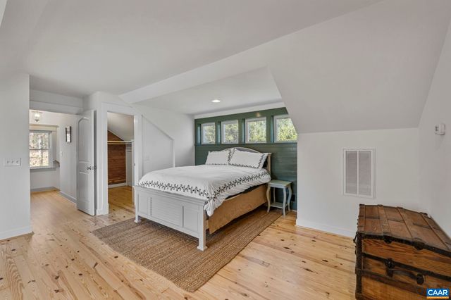 4939 RICHMOND RD, Keswick, VA 22947