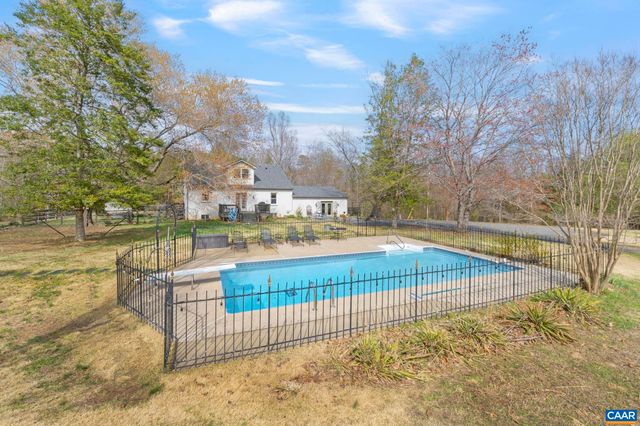 4939 RICHMOND RD, Keswick, VA 22947