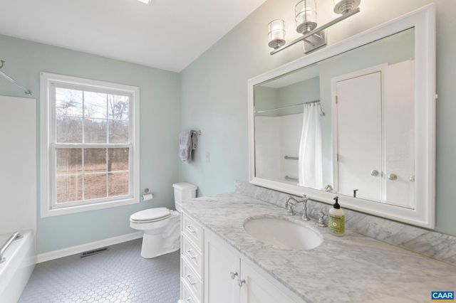 4939 RICHMOND RD, Keswick, VA 22947