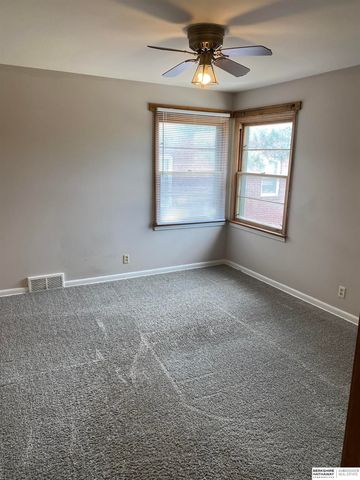 4322 N 52nd Street, Omaha, NE 68104