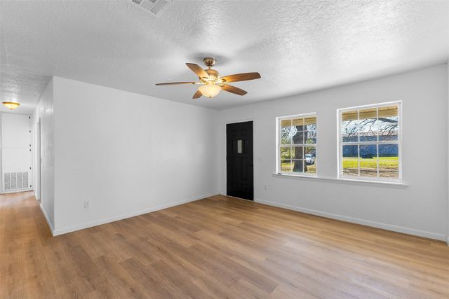 211 S Pine Street, Stratford, OK 74872