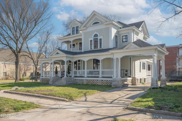 405 S Moffet Avenue, Joplin, MO 64801