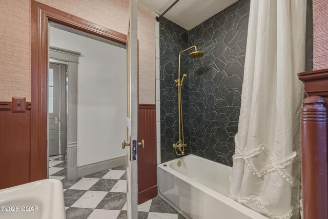 405 S Moffet Avenue, Joplin, MO 64801