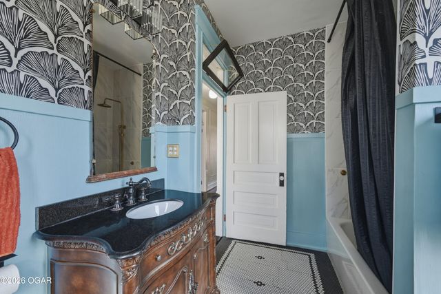 405 S Moffet Avenue, Joplin, MO 64801