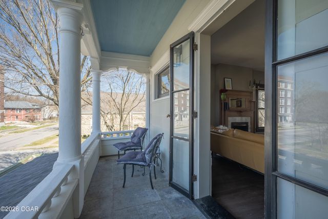 405 S Moffet Avenue, Joplin, MO 64801