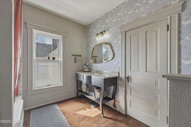 405 S Moffet Avenue, Joplin, MO 64801