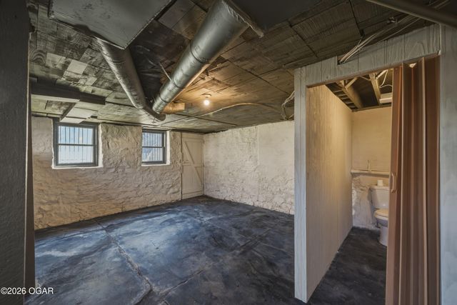 405 S Moffet Avenue, Joplin, MO 64801