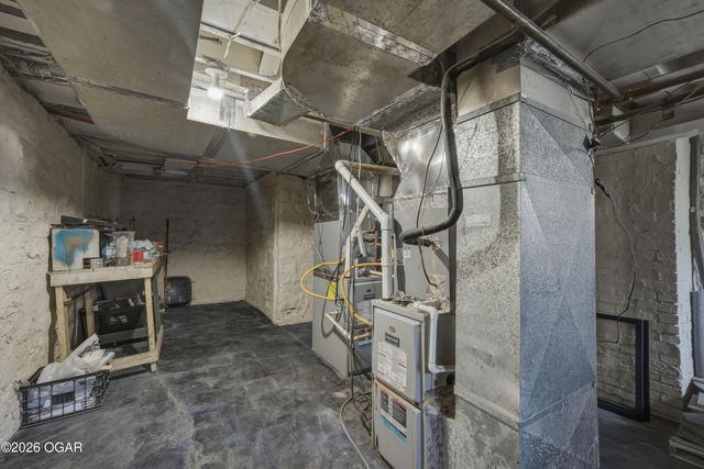 405 S Moffet Avenue, Joplin, MO 64801