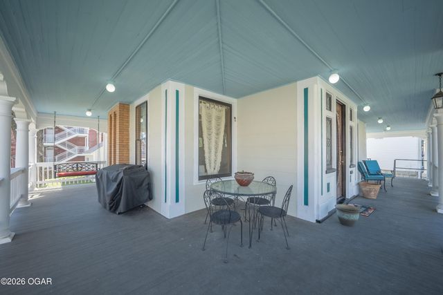 405 S Moffet Avenue, Joplin, MO 64801