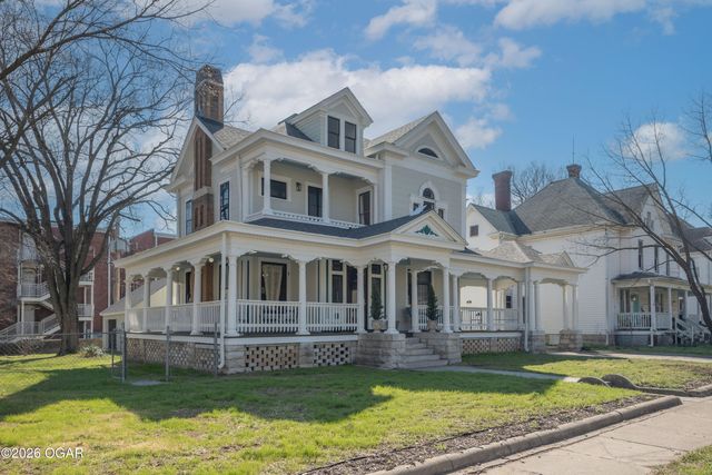 405 S Moffet Avenue, Joplin, MO 64801