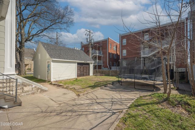 405 S Moffet Avenue, Joplin, MO 64801