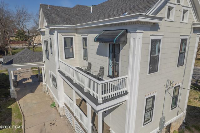 405 S Moffet Avenue, Joplin, MO 64801