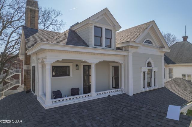 405 S Moffet Avenue, Joplin, MO 64801